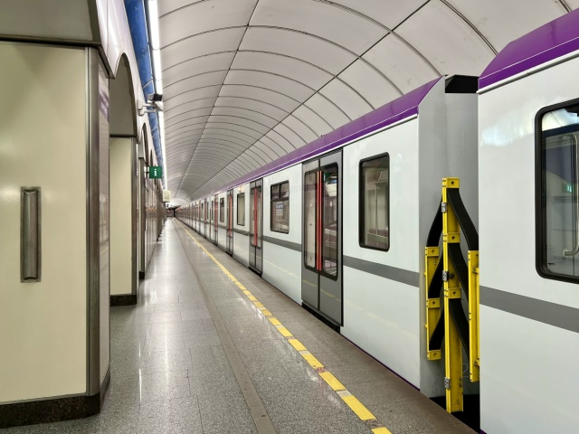 💜 Фиолетовый «Балтиец» с пассажирами на фиолетовой л?...