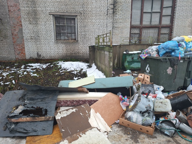 Администрация,когда вы уже начнёте замечать вокруг ба?...