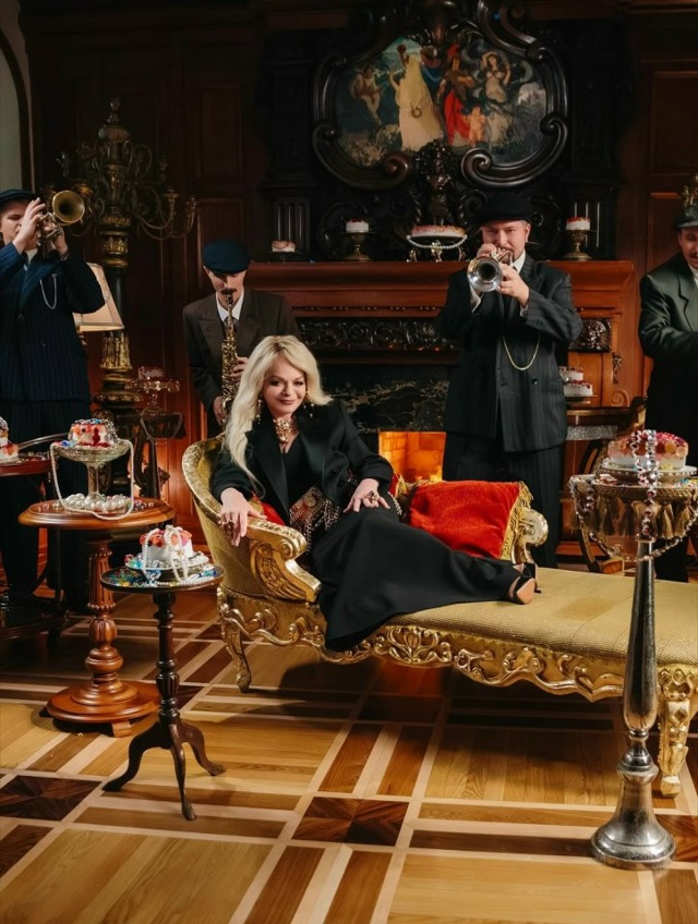 Лариса Долина исполнит популярную песню Инстасамки «З...