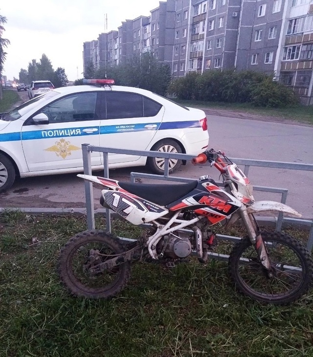 В Уфе поймали школьника на питбайке — полицейские дов?...