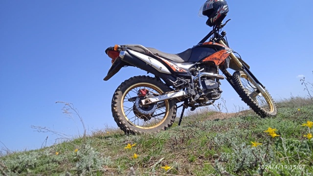 Продам эндуро 250см3. Это лeгкий тур эндуpо, двухмecтный с ?...