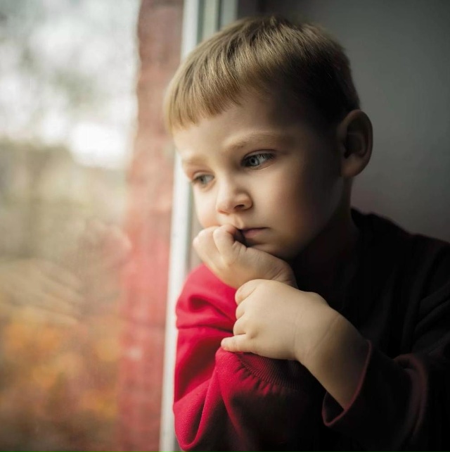 Сократить летние каникулы на месяц и сделать июнь учеб...