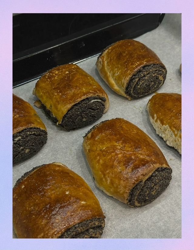 Достаточно ли мака я кладу в булки?