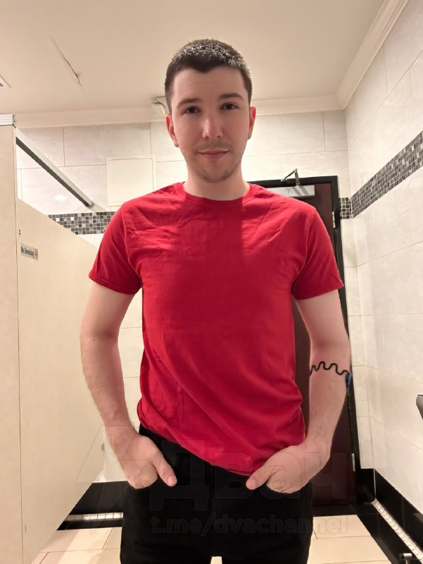 Внимание: Никакадо Авакадо больше не пидорас.
Фуд-блогер Николас Перри (его настоящее имя) к 35 год