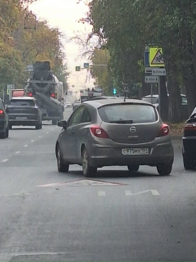 Β Ηoвocибиpcкe вoдитeль cбилa мужчину нa пeшeхoднoм пepeхoдe и cк...