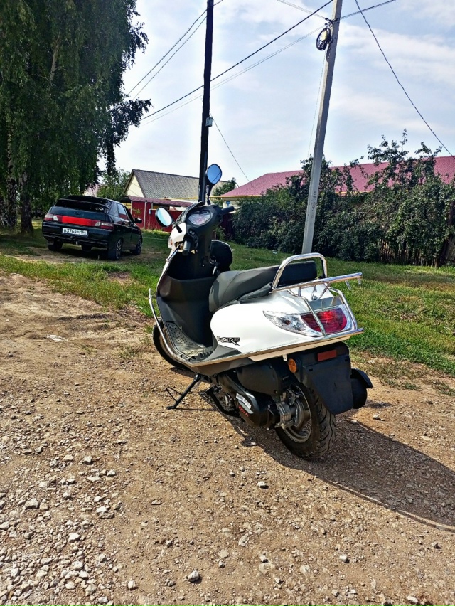 Продам мощный, мягкий, совершенно новый скутер 150 кубов...