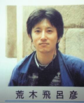 🧛‍♂️СЕКРЕТ ВЕЧНОЙ МОЛОДОСТИ АРАКИ РАСКРЫТ (и это не Каменная маска!)
Пока другие мангаки годами гро