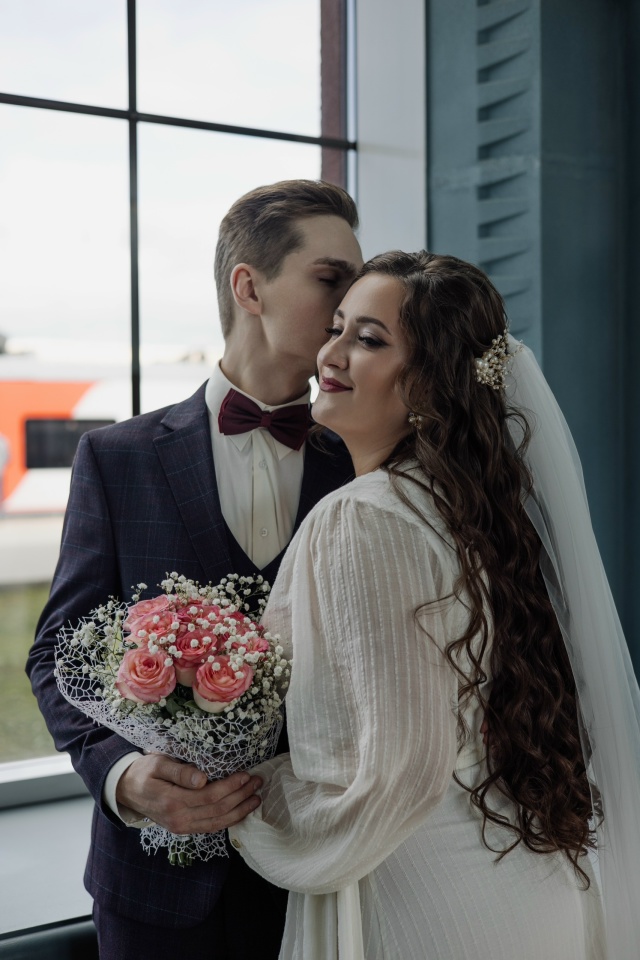 Хочу поделиться нашей камерной свадьбой. Очень рады, ч?...