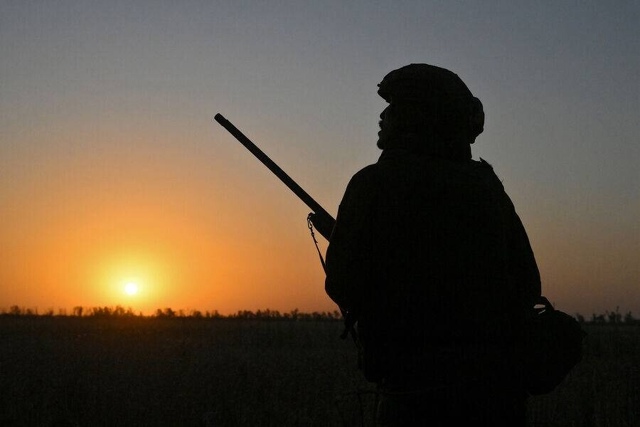 «Не мог оставить его там»: боец СВО 12 дней нес тело поги...