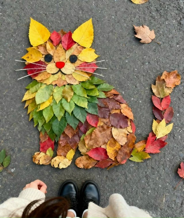 Октябрь, лучший месяц для композиций из опавших листье...