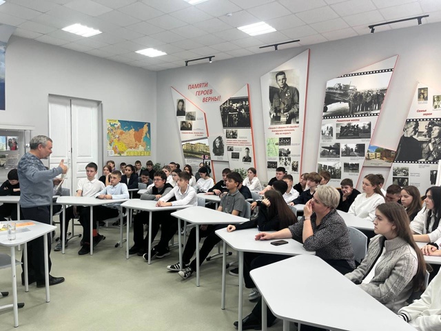 📚💫Сегодня в центральной библиотеке и Гимназии г. Вол...
