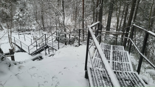 Спасибо, что сделали отличные ступеньки по дороге к кл?...
