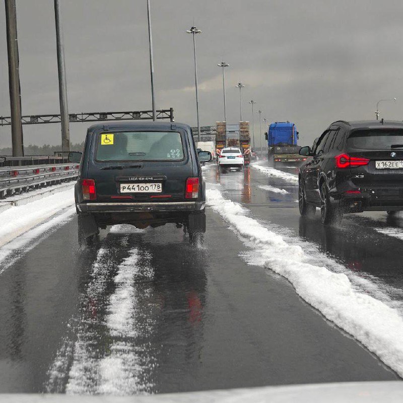 😦 В Питере выпал СНЕГ
Такое в Москве не ждём