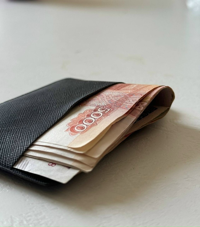 ?Жители Мурманской области потратили 728 млн рублей на...