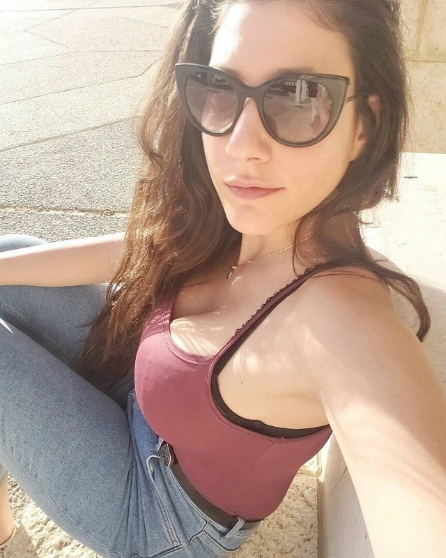 Ищу мужчину который сможет меня полюбить