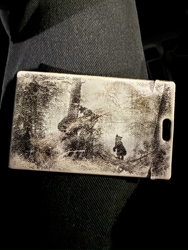 Сегодня на площади найдена социальная карта на имя Хат...