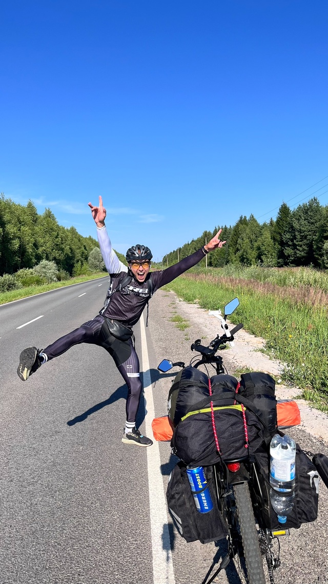 🚴‍♂️ Привет, друзья! Меня зовут Донел, я в дороге.
Пе?...