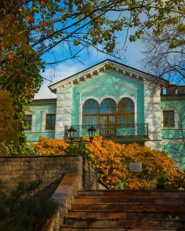 Морозовский садик — часть живописного особняка Мороз?...