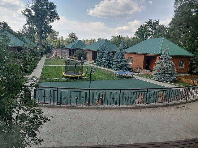 Укладка резиновой крошки, бесшовное резиновое покрыти...