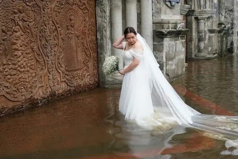 Φилиппинcκaя пapa Джeйд Ρиκ Βepдильο и Джaмaйκa Αгилap peшили ...