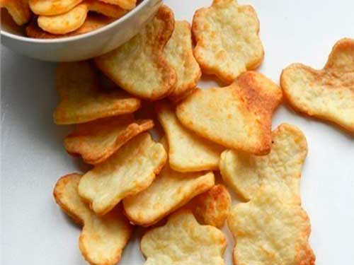 Хрустящие сырные снеки
Ингредиенты:
- 150 г твердого сы?...