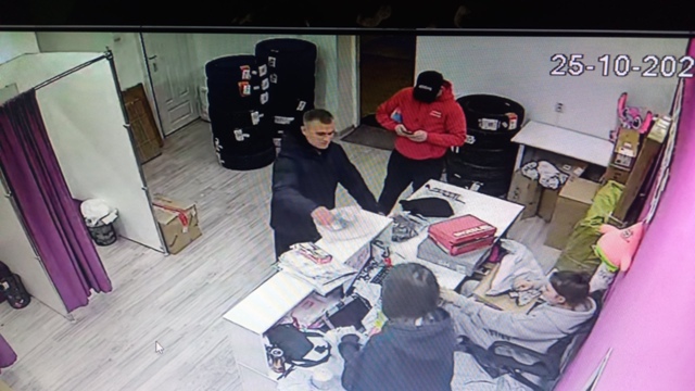 срочно ищем человека в чёрной куртке, был на пвз гайдар...