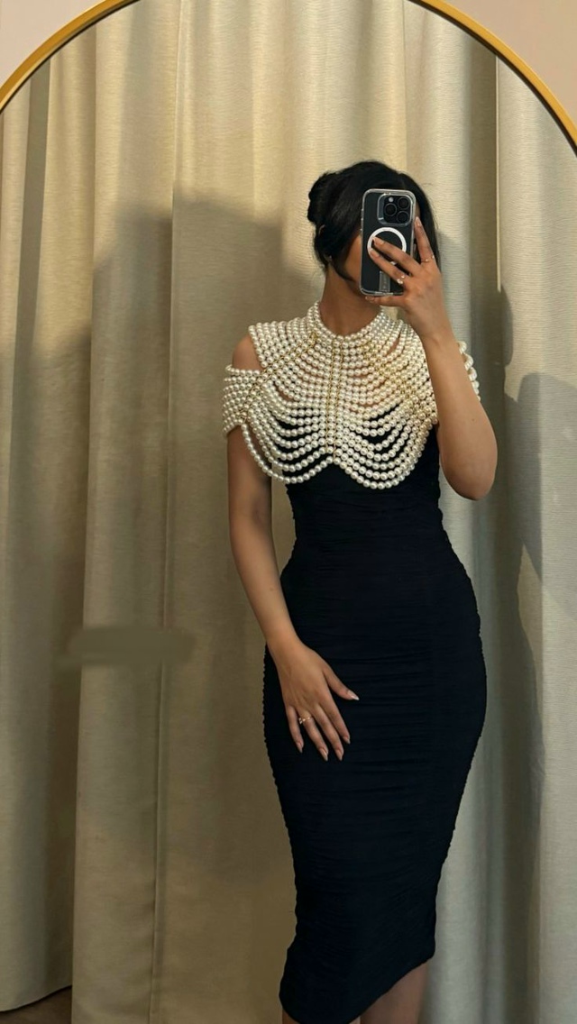 Как считаете, нормальный наряд для гостьи на свадьбу?
Д...