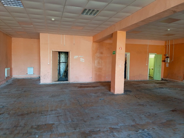 Продаётся/сдача в аренду здание магазина
1/2 часть здан?...