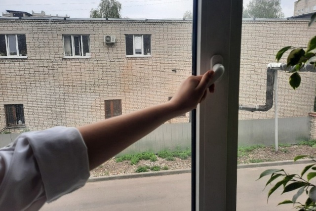 В Тамбове двухлетняя девочка выпала из окна и погибла
...