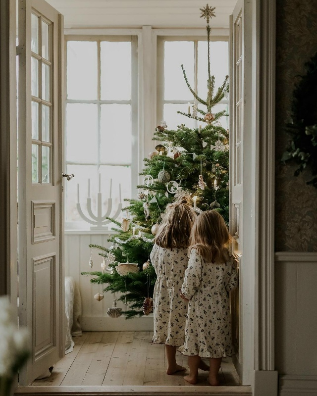 Не бойтесь показаться глупыми, веря в чудеса и радуясь ...