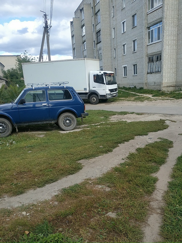 Каждый день хожу на работу и наблюдаю такую картину:кт?...