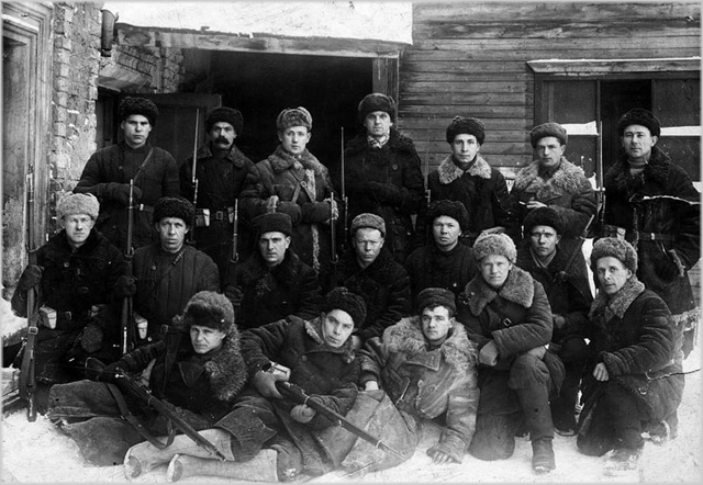 1)Вражеский бронетранспортер, подбитый у Рогожинского ...