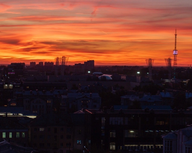 Великолепный закат осеннего дня ? Ярославль ✨
? Але...