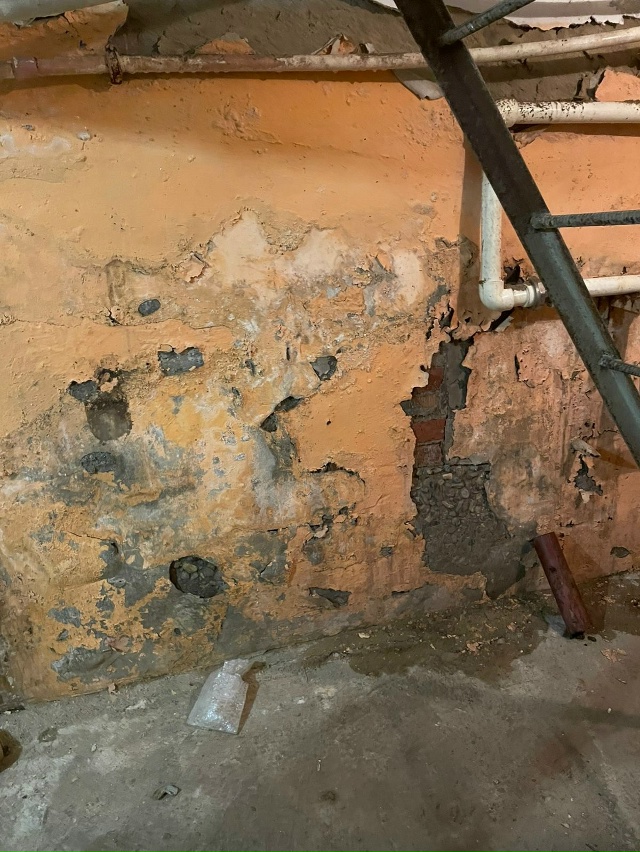 Вот в таком состоянии находится тепловой узел в доме 7 ?...