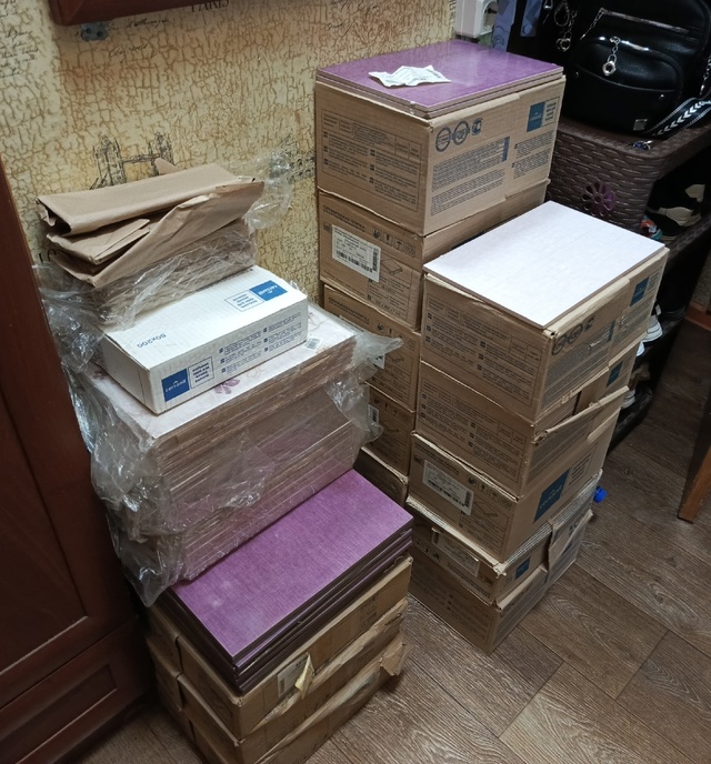 Продам керамическую плитку( глазурованный керамогран?...
