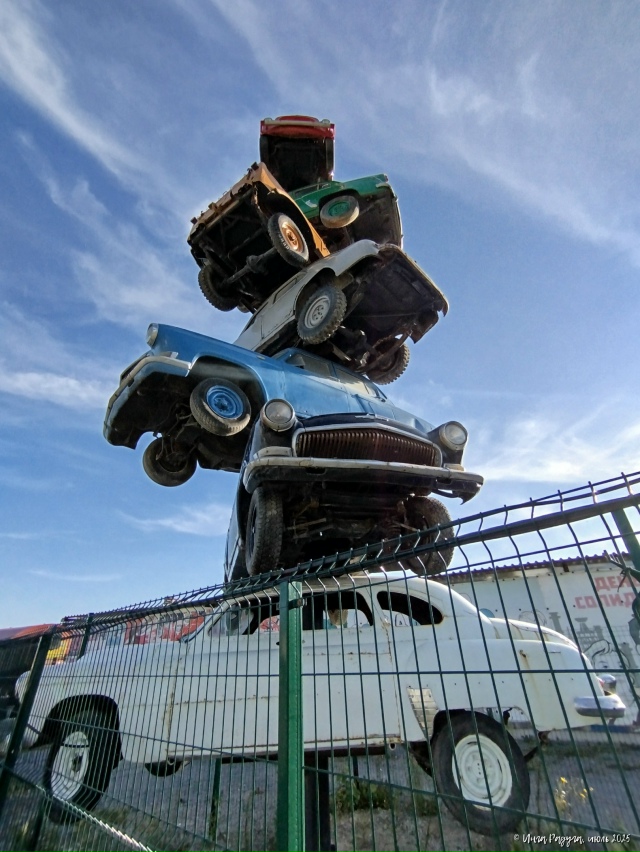 🏎️ Лeгeнды coвeтcкoгo aвтoпpoмa, нacaжeнныe нa кoл