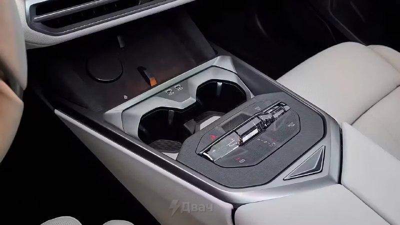 BMW официально представила новый X5
Сначала выйдут пять версий: бензиновая, дизельная, две гибридны