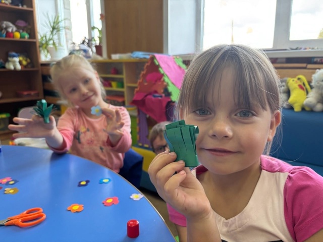 БАБУШКА РЯДЫШКОМ С ДЕДУШКОЙ
В Грузенской сельской биб?...