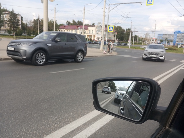 Китаец подбил англичанина. Площадь Фрунзе. 14.50