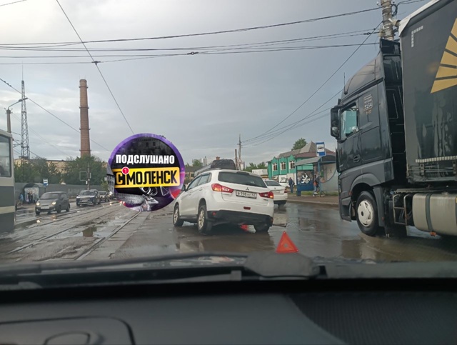 Ну вот, дождались! Сегодня машина провалилась прямо на ...