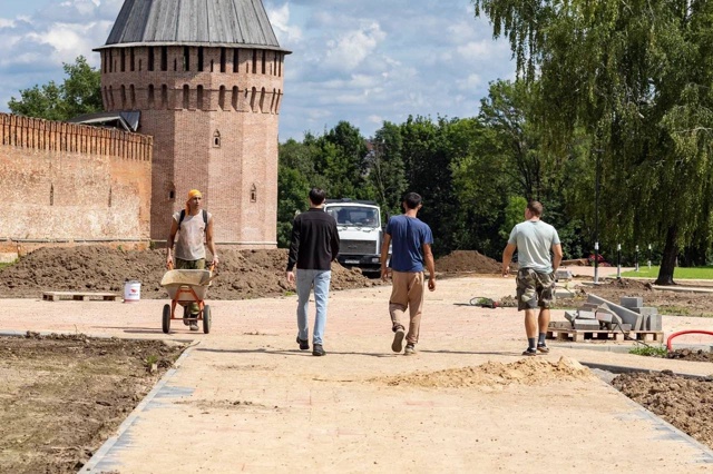 👉В Смоленске продолжается масштабное благоустройств...