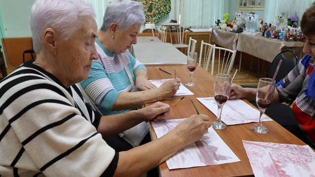 МАСТЕР-КЛАСС ПО ВИННОЙ ГРИЗАЙЛИ
В музее побывали удив...