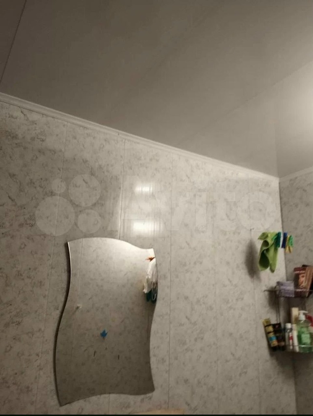 Продаю 2-х комнатную квартиру в кирпичном доме на перво...