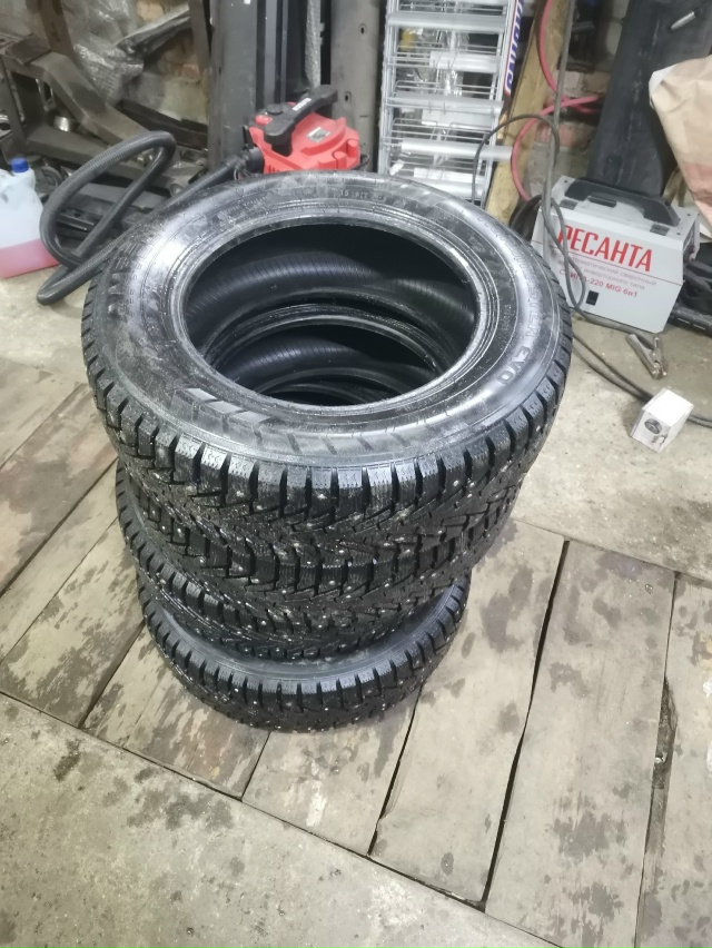 Фото 1-3. Продам кровать-диван. В хорошем состоянии, с ма?...