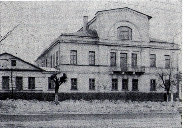 1) Улица Октябрьская
1960-1970 Тула Справа здание постройк?...