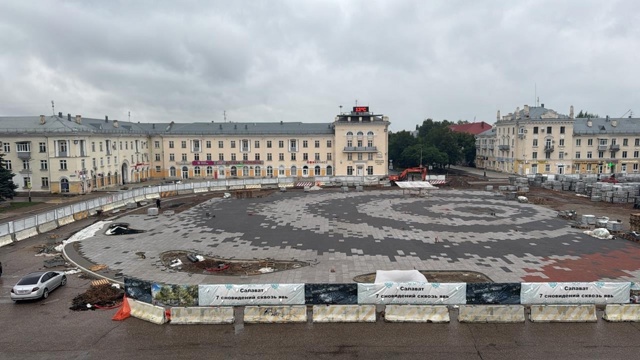 Ждем с нетерпением обновления центральной площади гор...