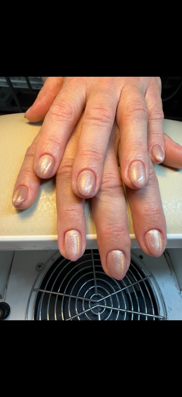 Милые Дамы!!!Я сертифицированный мастер маникюра,предл...