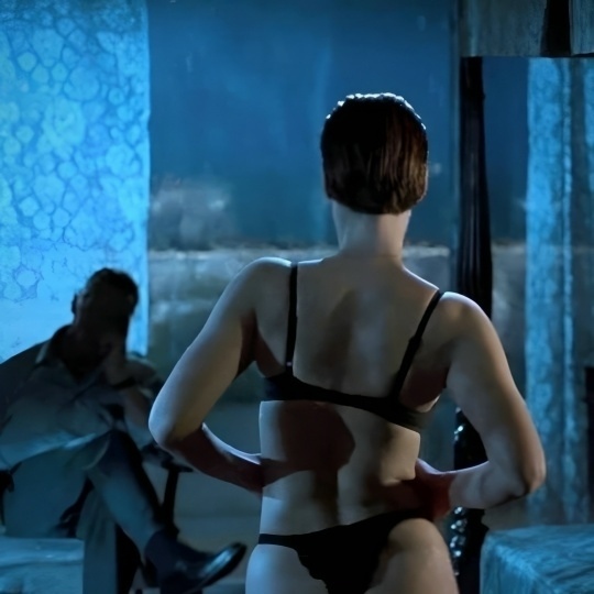 Актриса отличная
Джейми Ли Кертис в самой потрясающей...