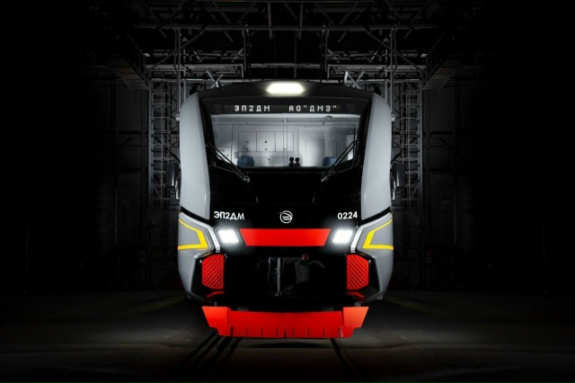 Электропоезд ЭП2ДМ, произведенный на Демиховском маши?...