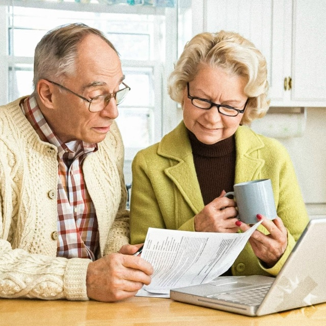 ⚡️ Малообеспеченных пенсионеров предложили освободи...